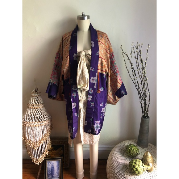 Authentic-Silk-Vintage-Reversible Floral-Kimono - Picture 15 of 16